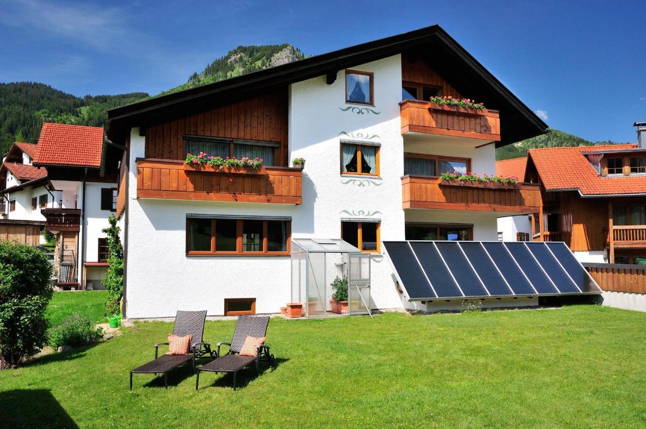Wohlfuehl-Ferienwohnungen Schneider Bad Hindelang Exterior photo